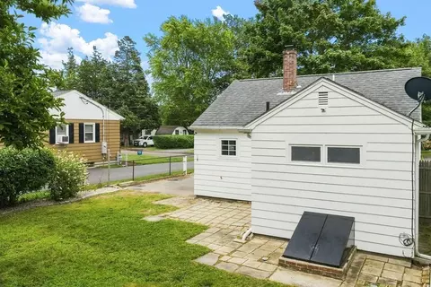 Exterior - 56 Hacker St, Fairhaven, MA 02719 photo 4 of 10