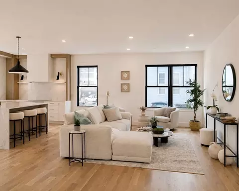 21 S Waverly #21, Brighton, MA 02135