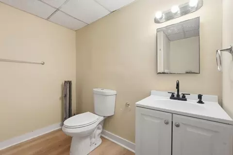 Bath - 281-285 Belmont Ave, Springfield, MA 01108 photo 1 of 3