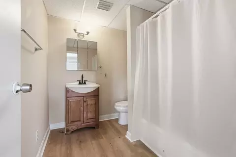 Bath - 281-285 Belmont Ave, Springfield, MA 01108 photo 2 of 3