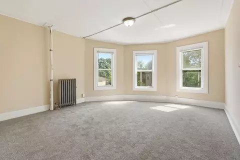 Living - 281-285 Belmont Ave, Springfield, MA 01108 photo 1 of 2