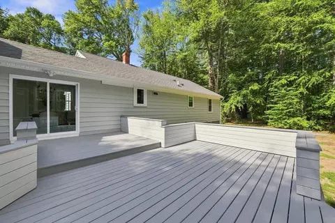 Exterior - 17 Drinkwater Rd, Hampton Falls, NH 03844 photo 4 of 5