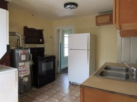 Kitchen - 60 11th St, Wareham, MA 02538 photo 3 of 3
