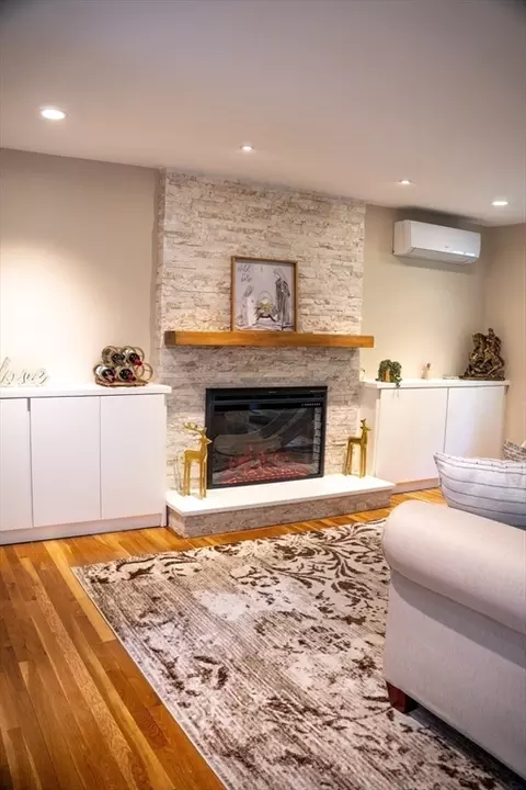 Living - 118 Mendon Rd, Sutton, MA 01590 photo 1 of 3