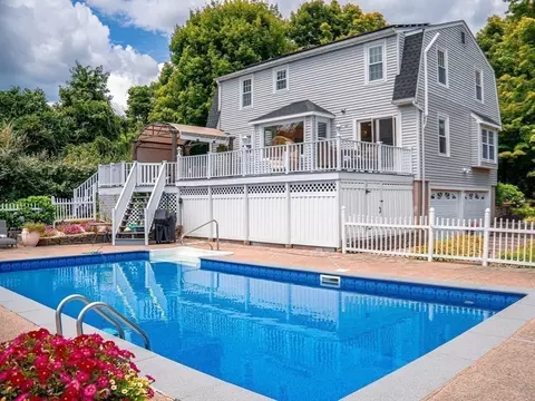 Exterior - 118 Mendon Rd, Sutton, MA 01590 photo 4 of 9
