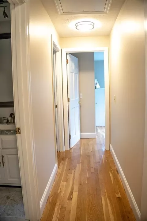 Entry Way - 118 Mendon Rd, Sutton, MA 01590 photo 2 of 2
