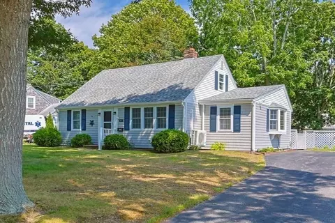 87 Vidal Ave, Falmouth, MA 02536