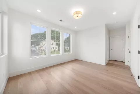 Bedroom - 20 Crescent Rd #20, Needham, MA 02494 photo 5 of 7