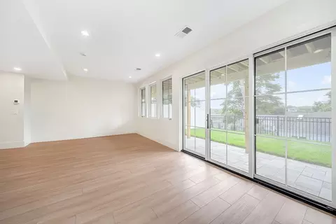 Living - 20 Crescent Rd #20, Needham, MA 02494 photo 4 of 5