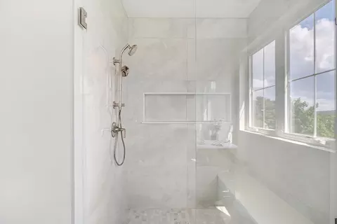 Bath - 20 Crescent Rd #20, Needham, MA 02494 photo 4 of 5