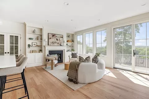 Living - 20 Crescent Rd #20, Needham, MA 02494 photo 2 of 5
