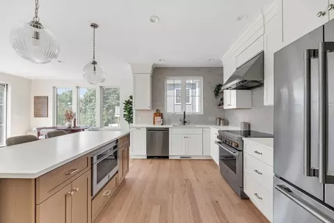 Kitchen - 20 Crescent Rd #20, Needham, MA 02494 photo 4 of 8