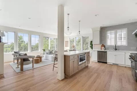 Kitchen - 20 Crescent Rd #20, Needham, MA 02494 photo 7 of 8
