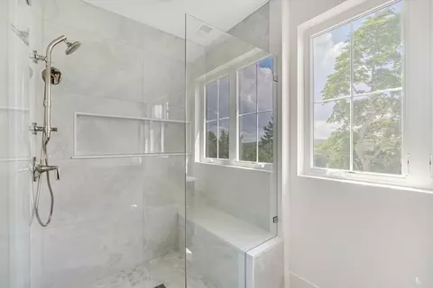 Bath - 20 Crescent Rd #20, Needham, MA 02494 photo 3 of 5