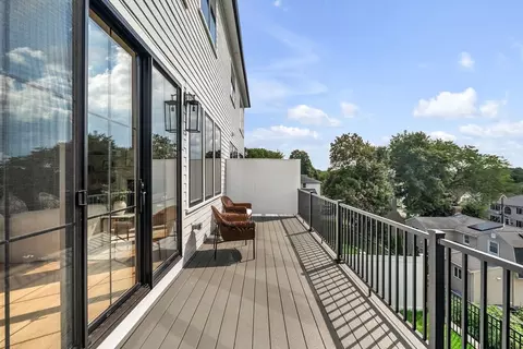 Exterior - 20 Crescent Rd #20, Needham, MA 02494 photo 3 of 4