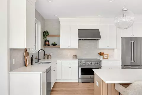 Kitchen - 20 Crescent Rd #20, Needham, MA 02494 photo 6 of 8