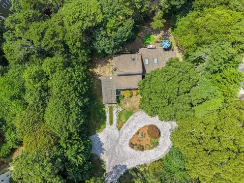 10 S Pond Dr, Brewster, MA 02631