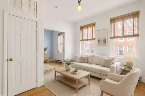 162 Endicott St #2, Boston, MA 02113