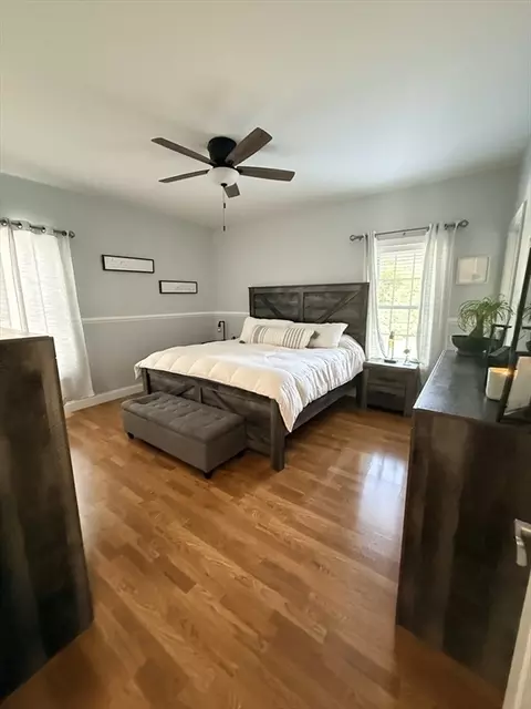 Bedroom - 91 Royal St, Chicopee, MA 01020 photo 1 of 2