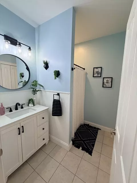 Bath - 91 Royal St, Chicopee, MA 01020 photo 2 of 2