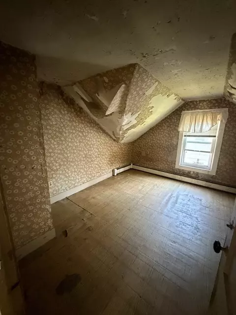 Bedroom - 21 Everett St, Fall River, MA 02723 photo 2 of 9
