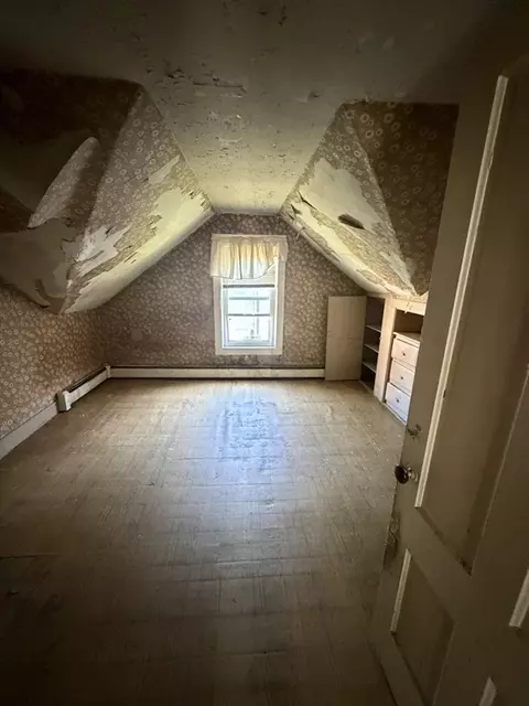 Bedroom - 21 Everett St, Fall River, MA 02723 photo 3 of 9