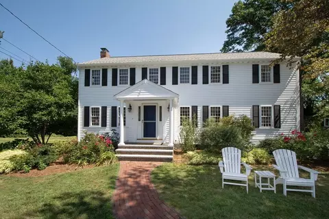 39 Ledgewood Dr, Cohasset, MA 02025