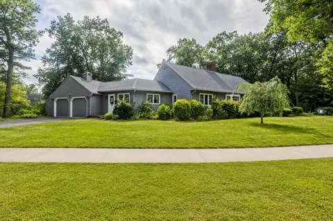7 Woodland Rd, Westfield, MA 01085