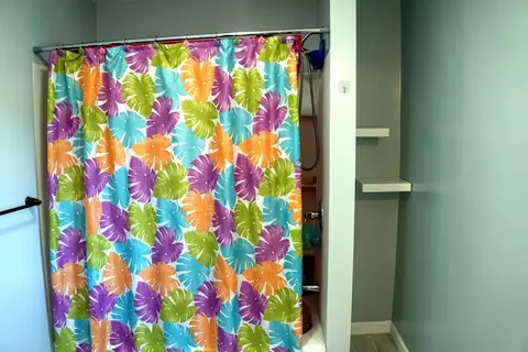 Bath - 1388 Bay St, Springfield, MA 01109 photo 5 of 5