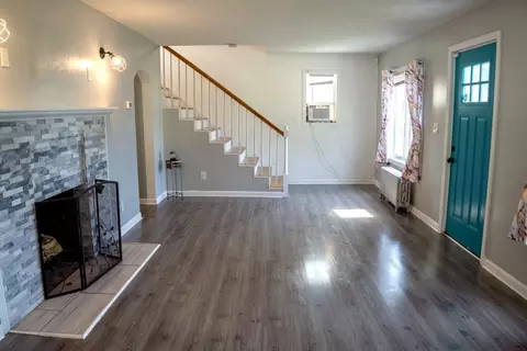 Living - 1388 Bay St, Springfield, MA 01109 photo 2 of 5