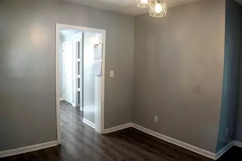 Entry Way - 1388 Bay St, Springfield, MA 01109 photo 3 of 3