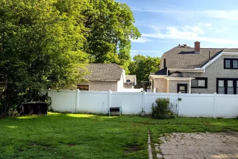 Exterior - 1388 Bay St, Springfield, MA 01109 photo 7 of 8