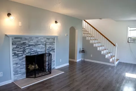 Living - 1388 Bay St, Springfield, MA 01109 photo 4 of 5