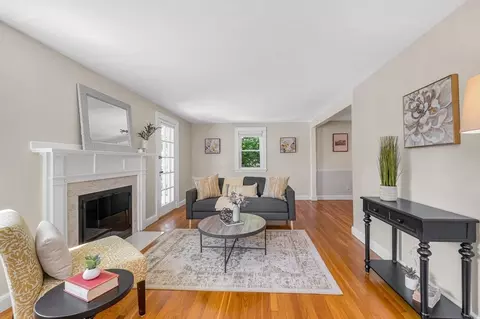 Living - 86 Orange St, Reading, MA 01867 photo 1 of 2