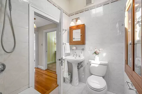 Bath - 86 Orange St, Reading, MA 01867 photo 4 of 4