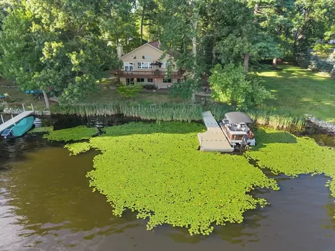 4 Minot Ave, Chelmsford, MA 01824