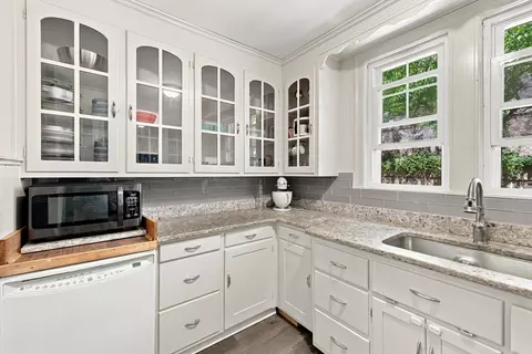 Kitchen - 43 Chilmark, Worcester, MA 01604 photo 4 of 6
