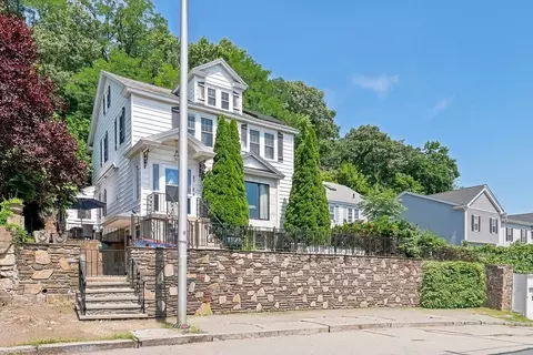 Exterior - 43 Chilmark, Worcester, MA 01604 photo 2 of 5