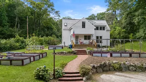 118 120 Summer St, Weston, MA 02493
