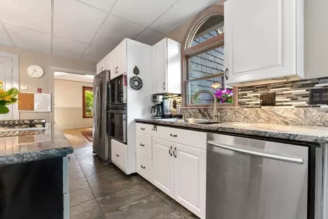 Kitchen - 257 Centre St, Danvers, MA 01923 photo 3 of 4