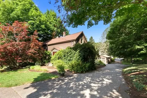 Exterior - 257 Centre St, Danvers, MA 01923 photo 11 of 11