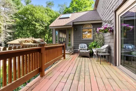 Exterior - 257 Centre St, Danvers, MA 01923 photo 4 of 11