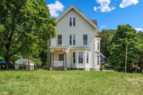 83 Oak St, Uxbridge, MA 01569