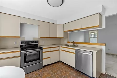 Kitchen - 56 Floret Cir #56, Hingham, MA 02043 photo 1 of 2