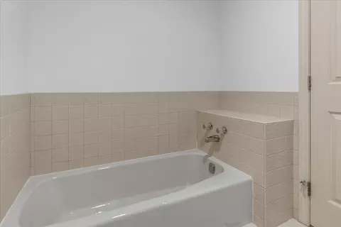 Bath - 56 Floret Cir #56, Hingham, MA 02043 photo 2 of 3