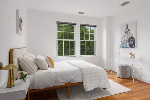 Bedroom - 38 Fuller St, Brookline, MA 02446 photo 1 of 3
