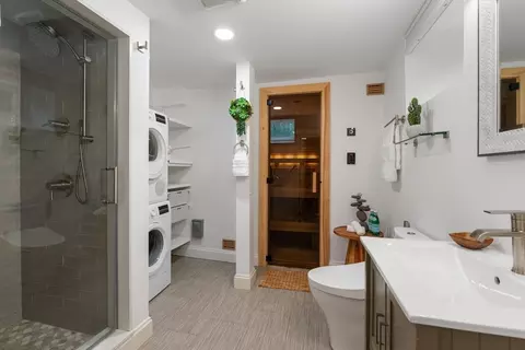 Bath - 38 Fuller St, Brookline, MA 02446 photo 4 of 6