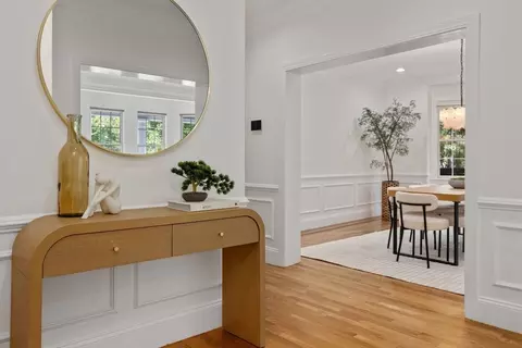 Entry Way - 38 Fuller St, Brookline, MA 02446 photo 2 of 4