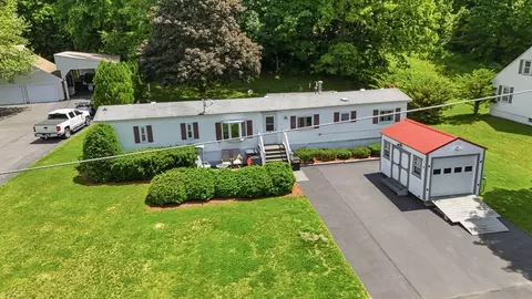 8 Donahue Ln, Grafton, MA 01536