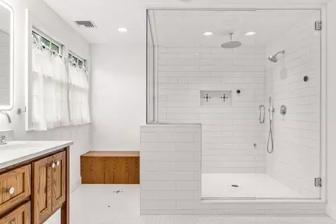 Bath - 94 Cynthia Rd, Needham, MA 02494 photo 6 of 6